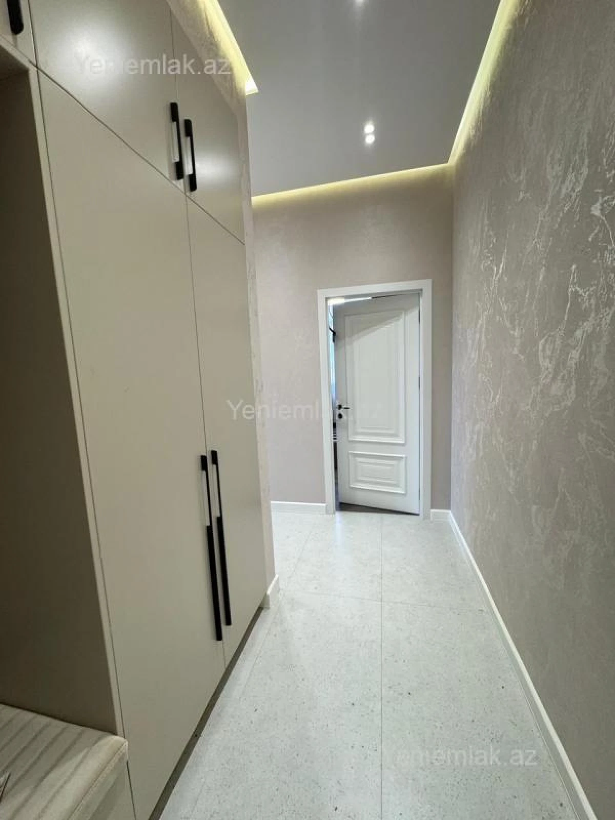 Satılır 2 otaqlı yeni tikili 63 m²