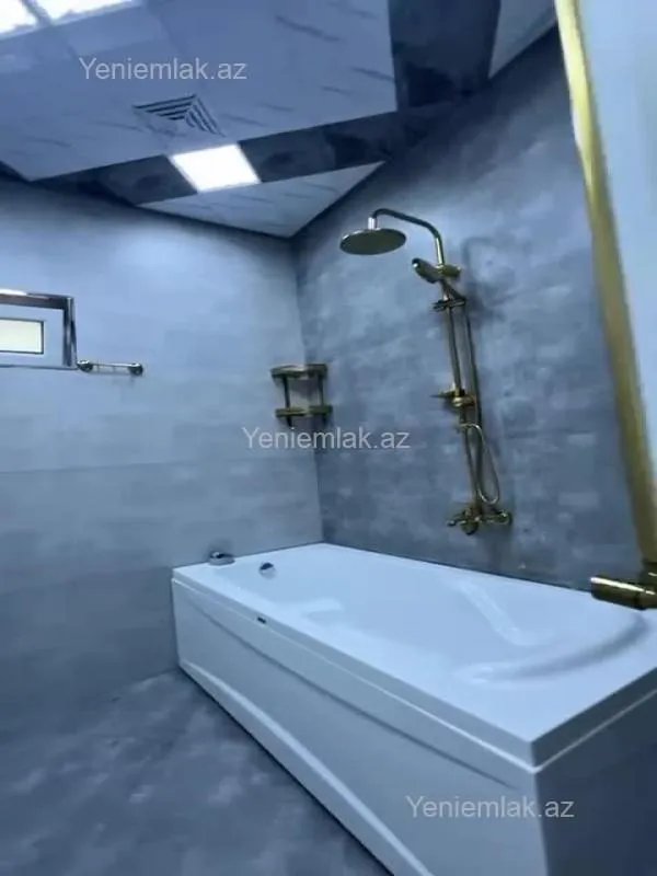 Satılır 6 otaqlı həyət evi 350 m²