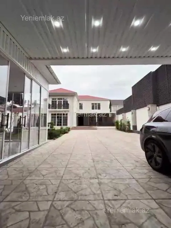 Satılır 6 otaqlı həyət evi 350 m²