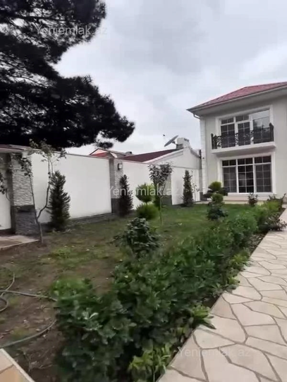 Satılır 6 otaqlı həyət evi 350 m²