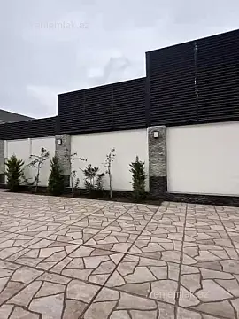 Satılır 6 otaqlı həyət evi 350 m²