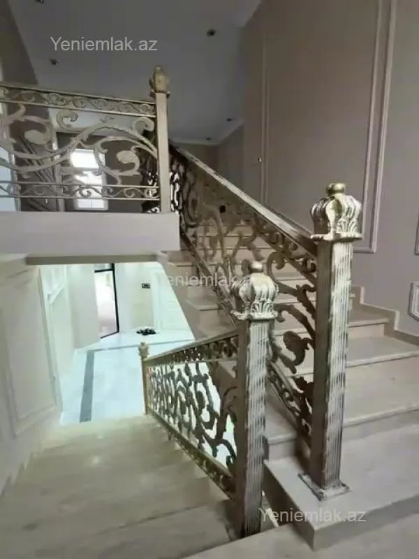 Satılır 6 otaqlı həyət evi 350 m²