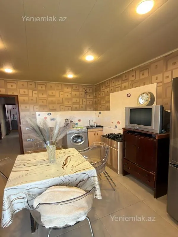 Satılır 3 otaqlı köhnə tikili 80 m²