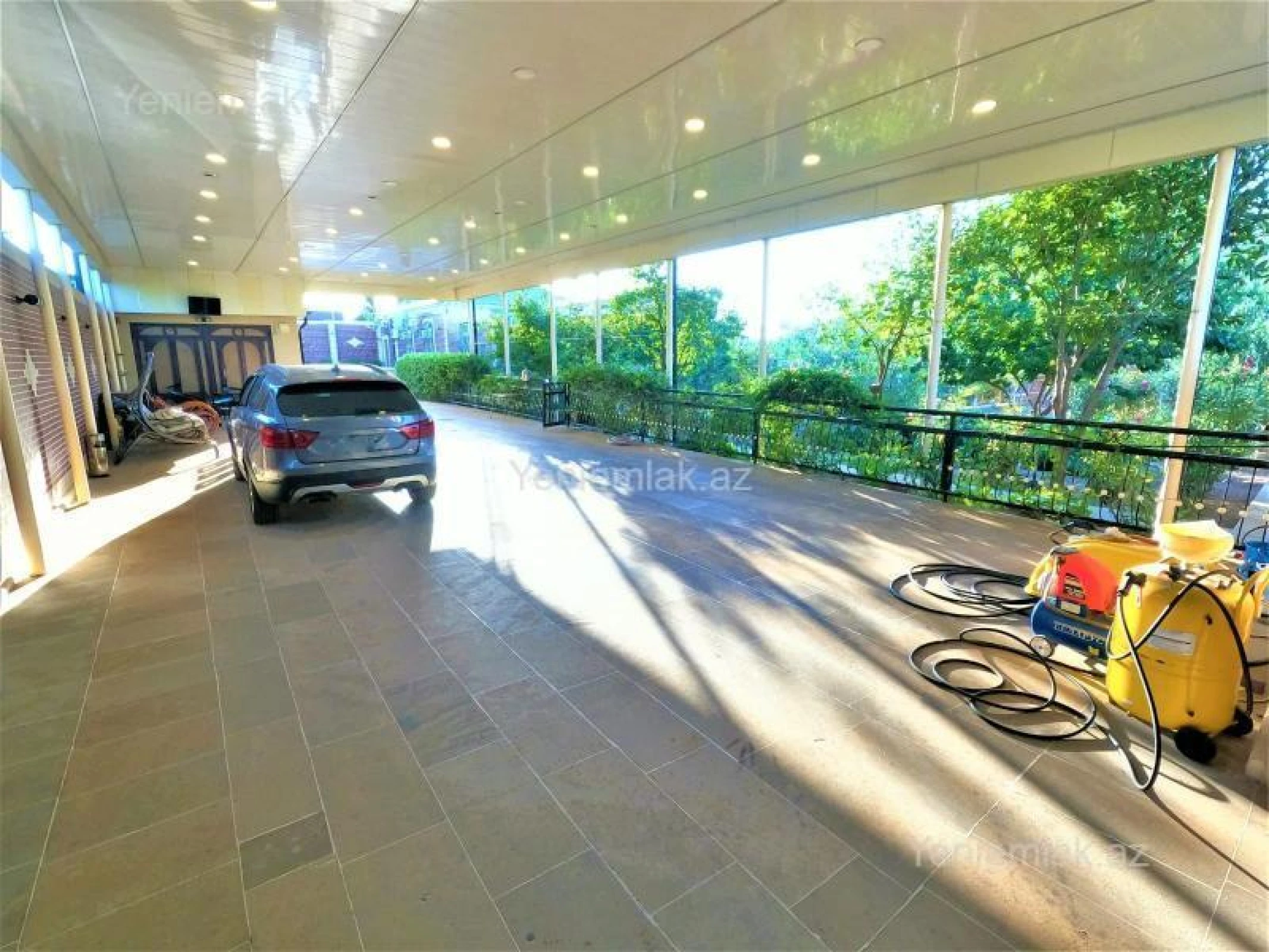 Satılır 8 otaqlı həyət evi 300 m²