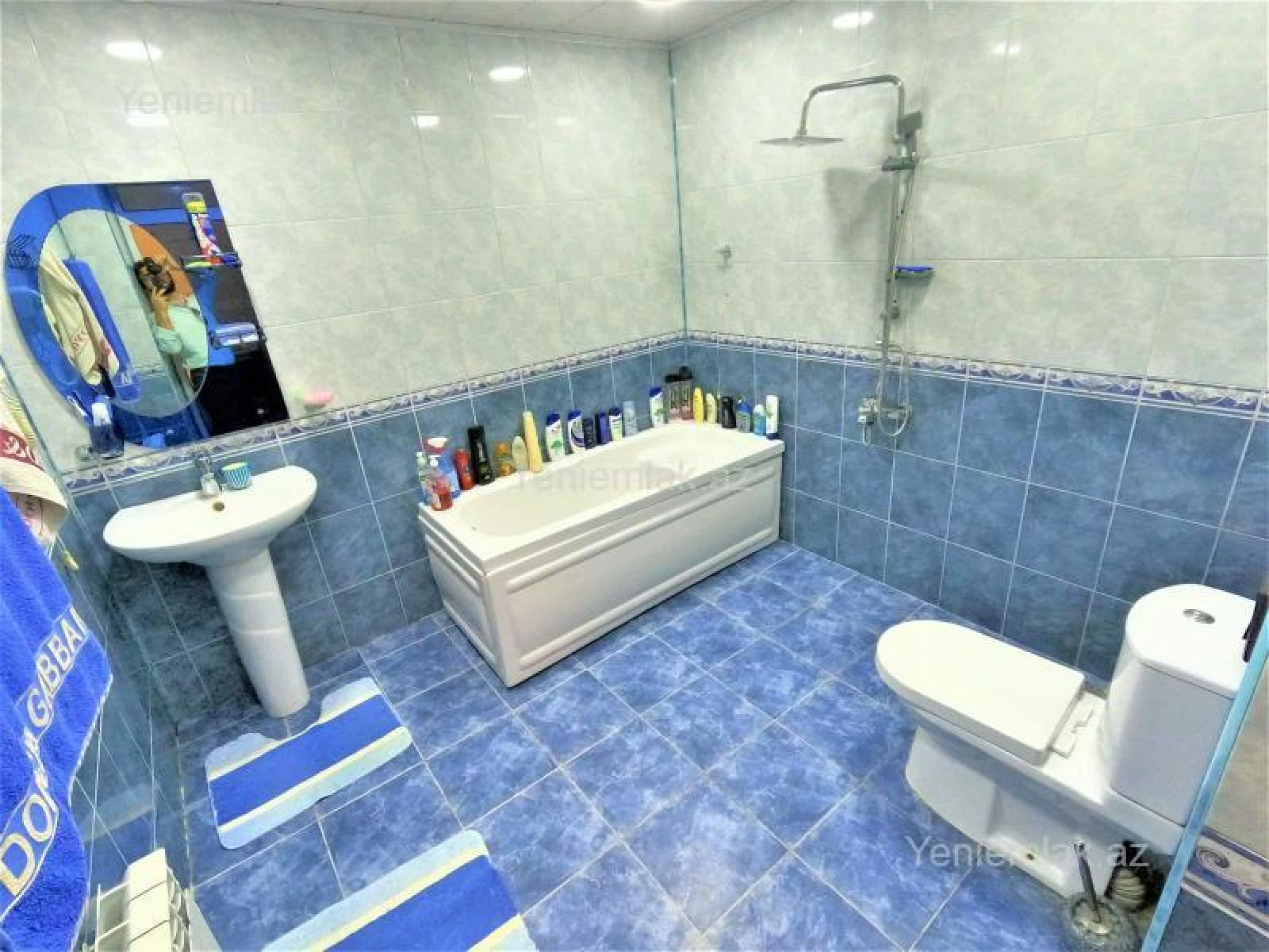 Satılır 8 otaqlı həyət evi 300 m²