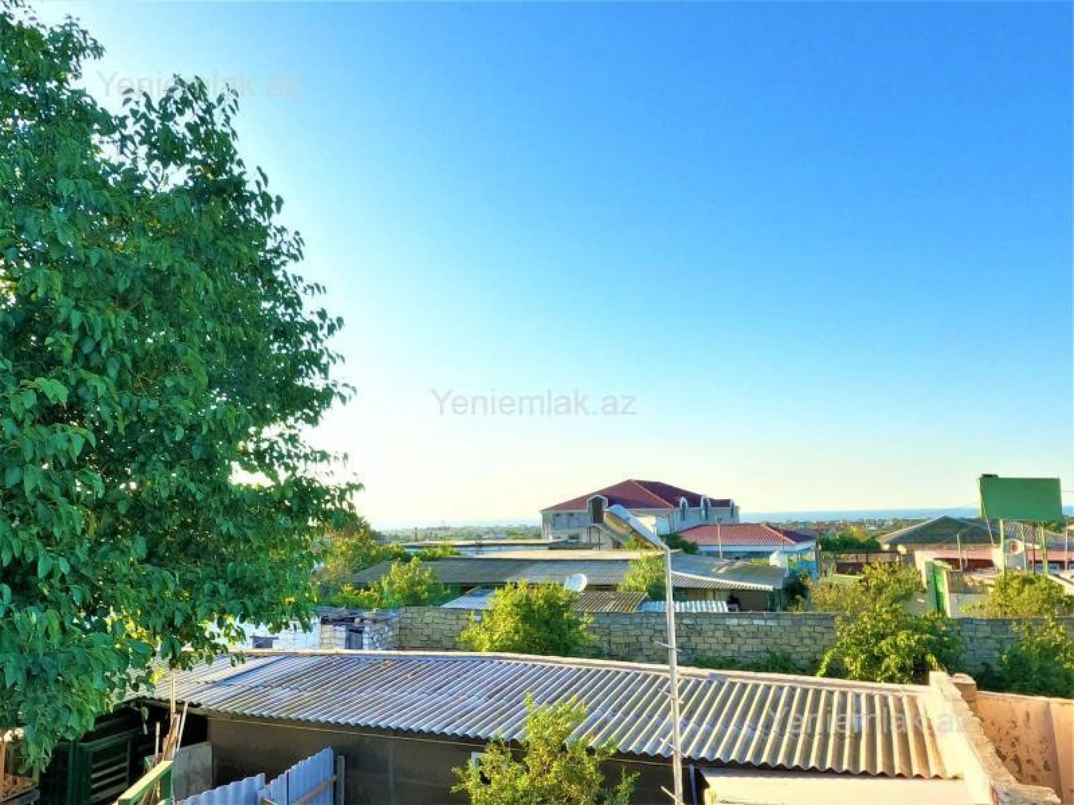 Satılır 8 otaqlı həyət evi 300 m²