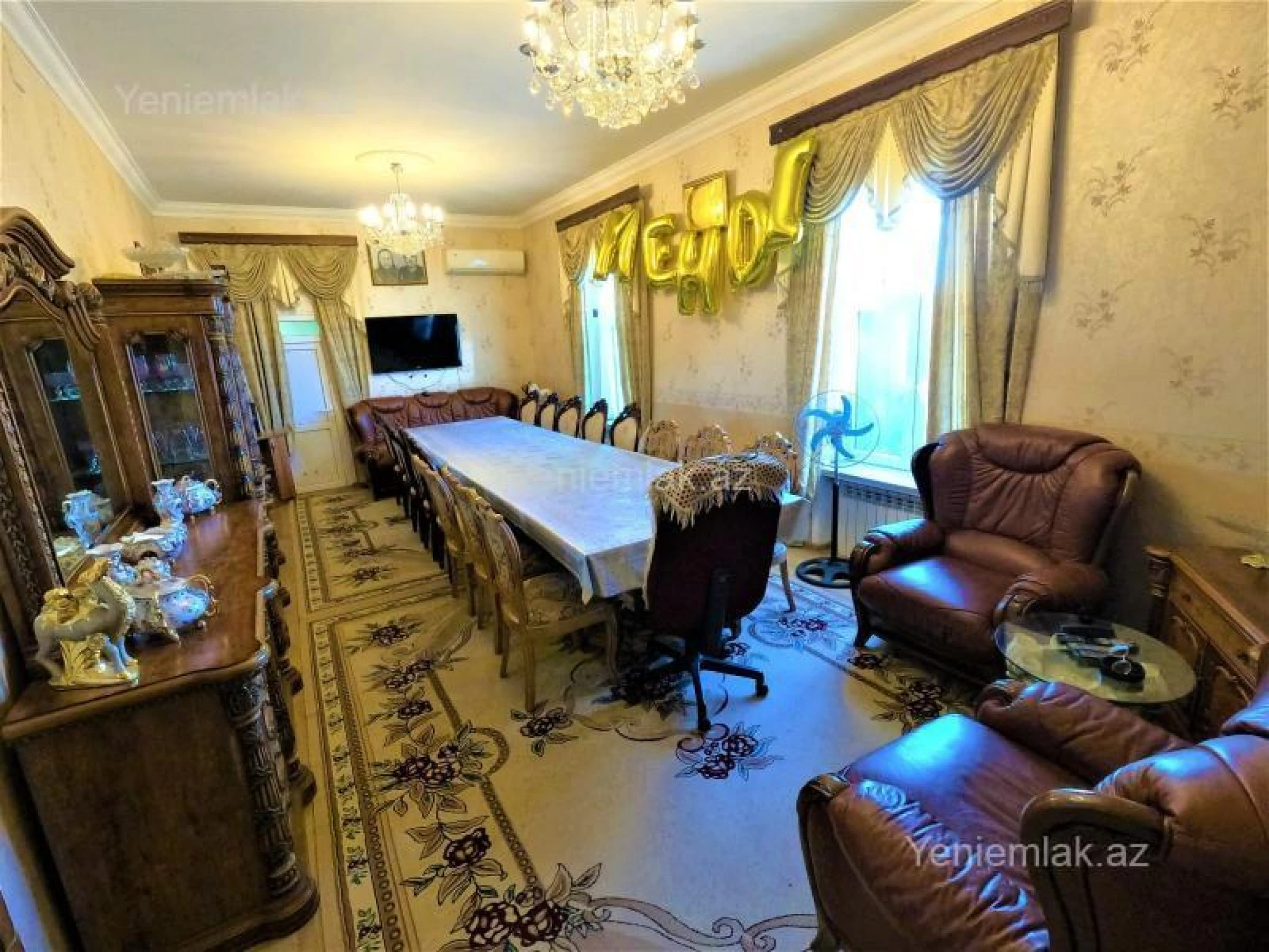 Satılır 8 otaqlı həyət evi 300 m²