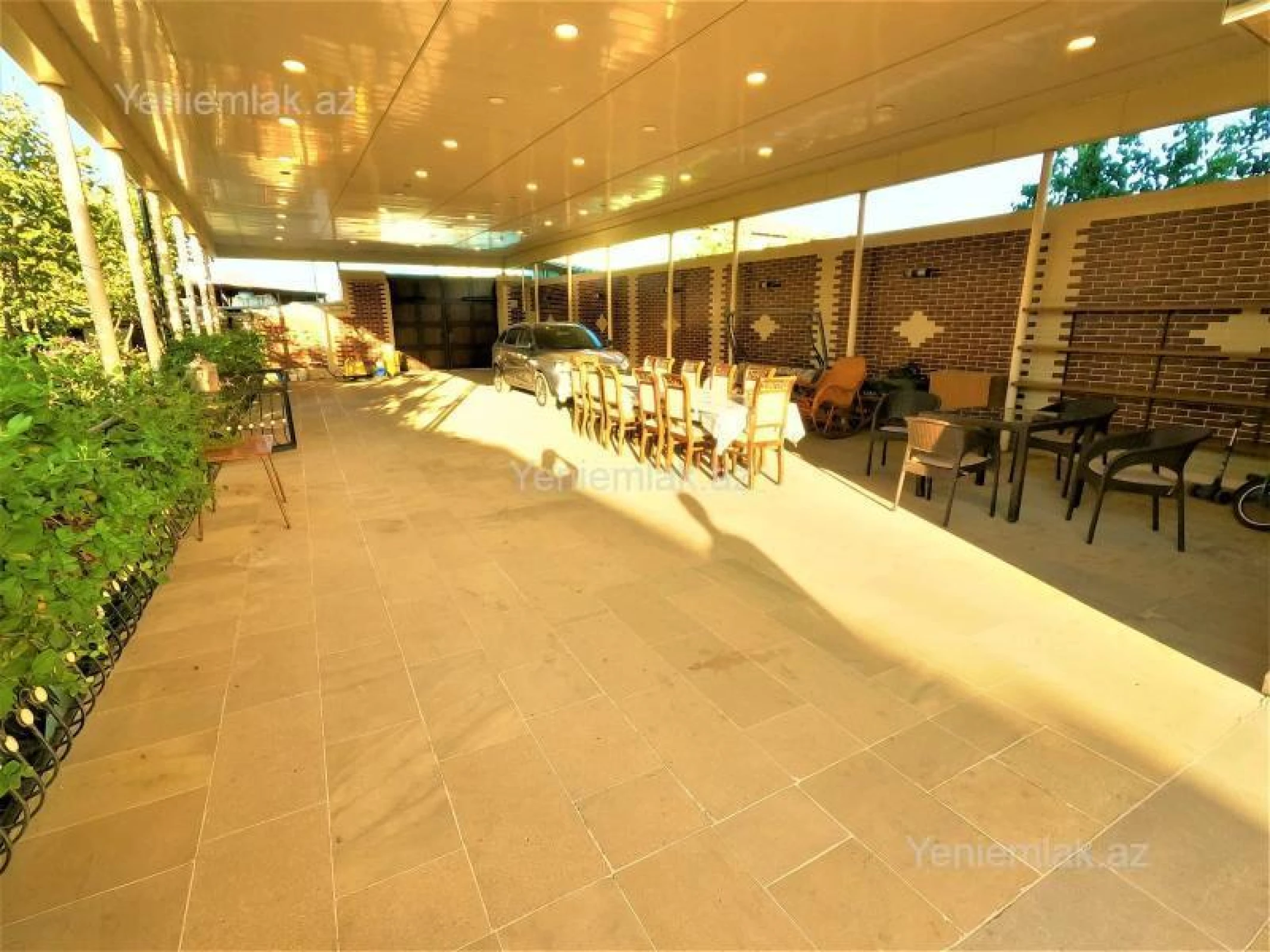 Satılır 8 otaqlı həyət evi 300 m²