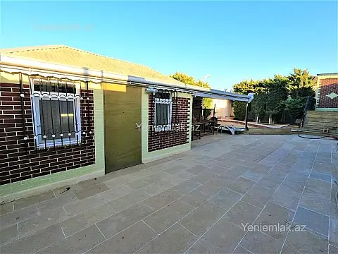 Satılır 8 otaqlı həyət evi 300 m²