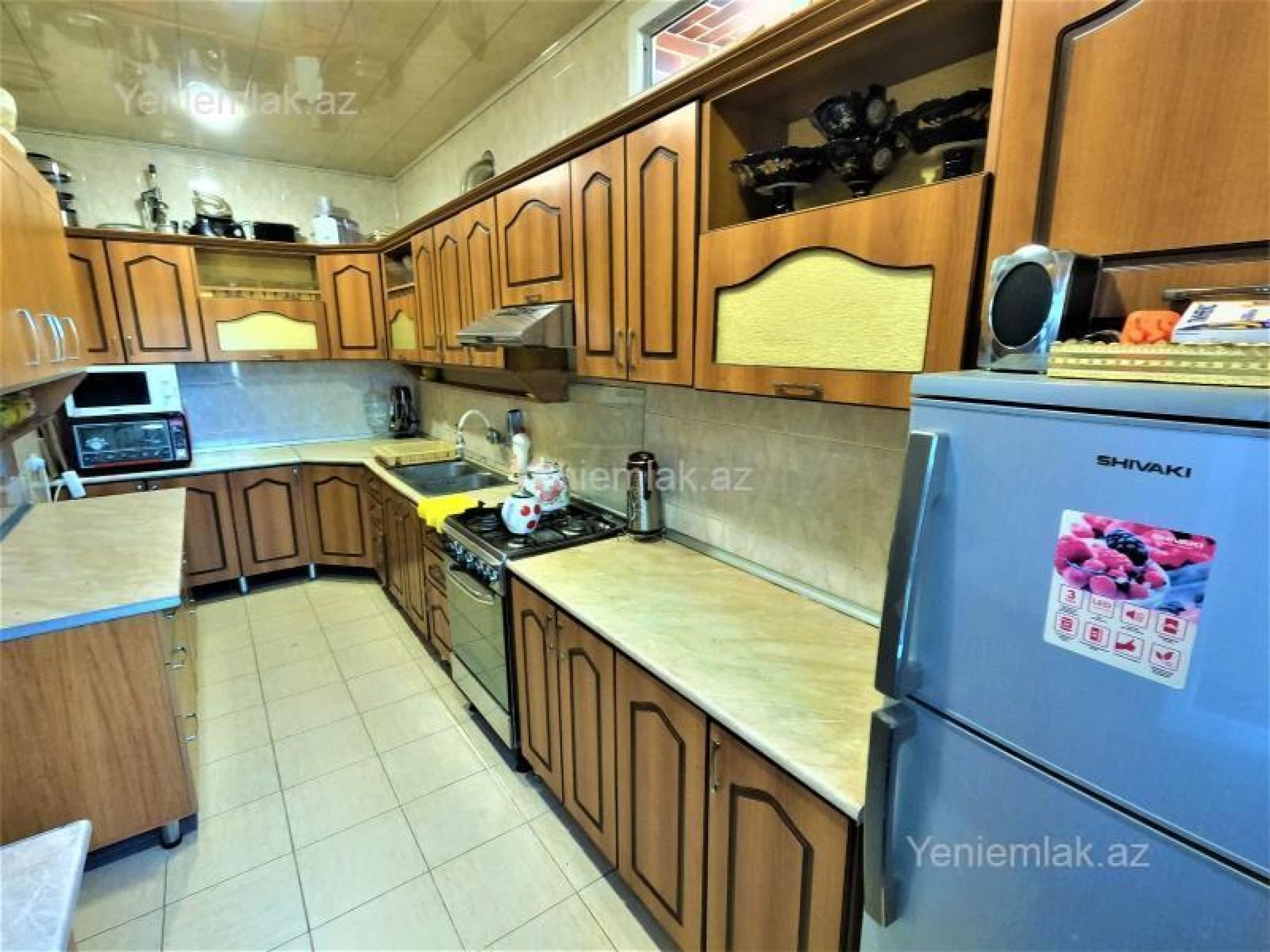 Satılır 8 otaqlı həyət evi 300 m²
