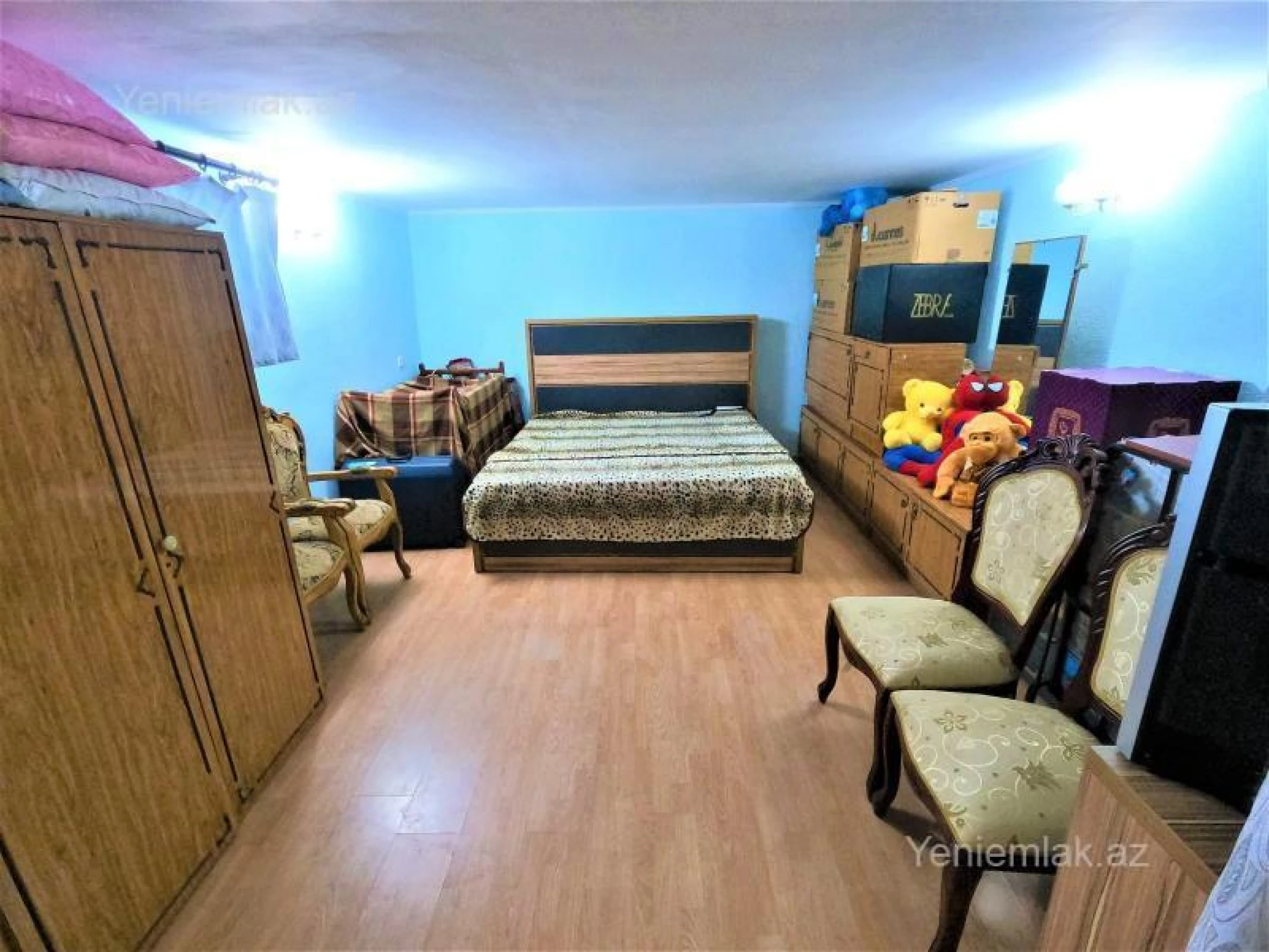 Satılır 8 otaqlı həyət evi 300 m²