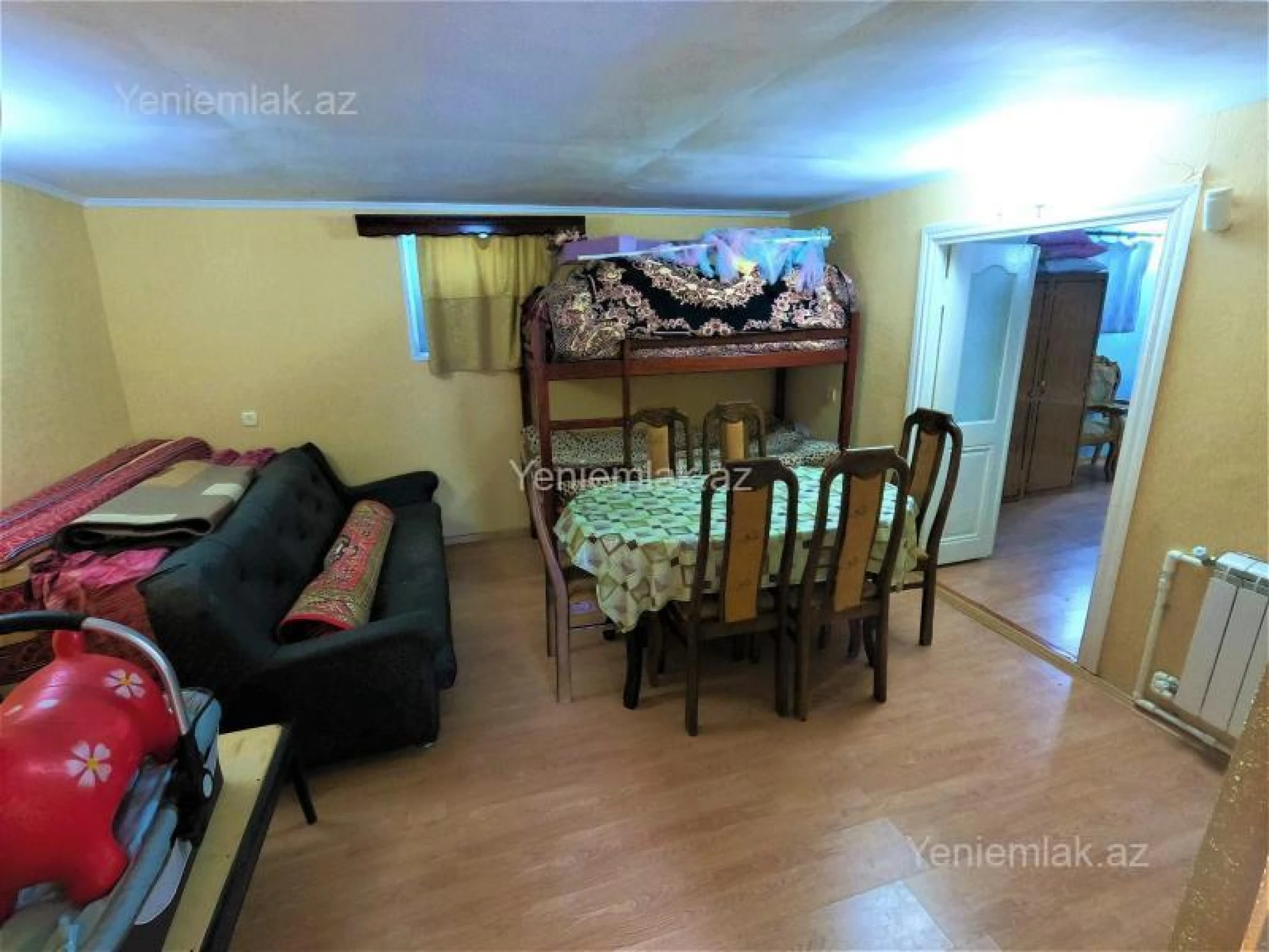 Satılır 8 otaqlı həyət evi 300 m²