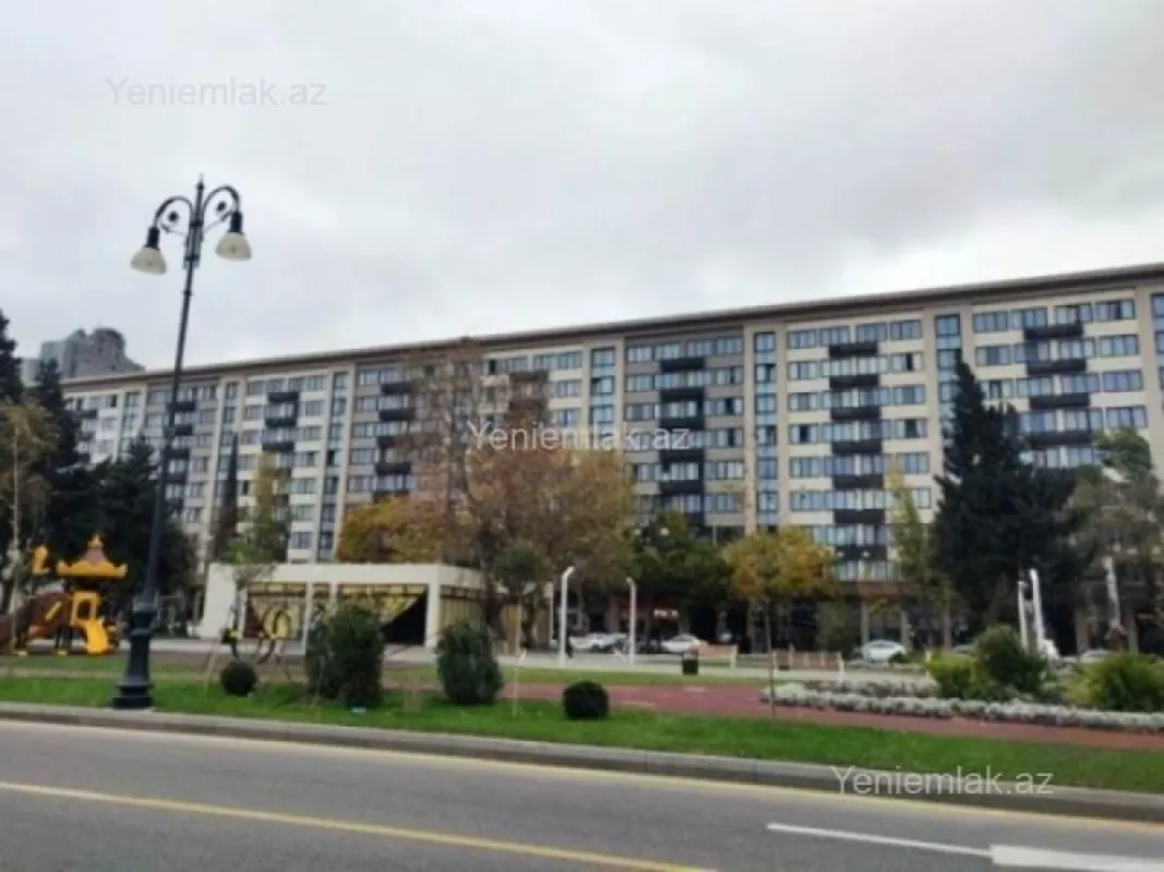 Satılır 3 otaqlı köhnə tikili 90 m²