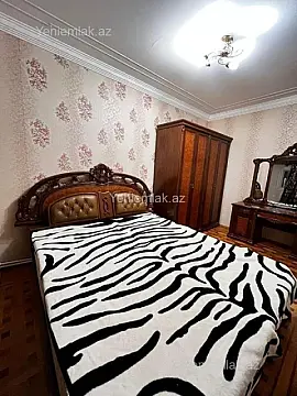 Satılır 3 otaqlı köhnə tikili 90 m²