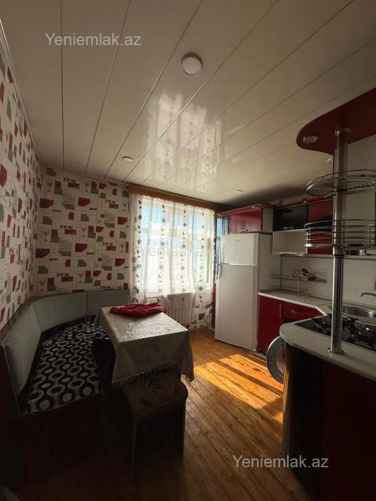 Satılır 3 otaqlı köhnə tikili 70 m²