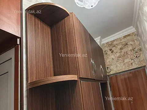 Satılır 1 otaqlı köhnə tikili 40 m²