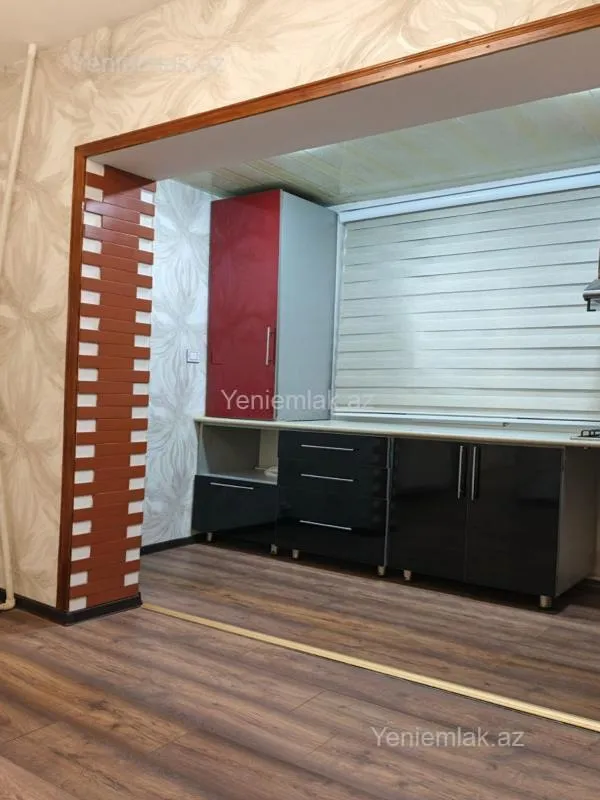 Satılır 1 otaqlı köhnə tikili 40 m²