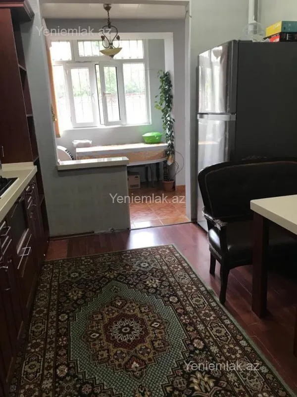 Satılır 5 otaqlı köhnə tikili 120 m²