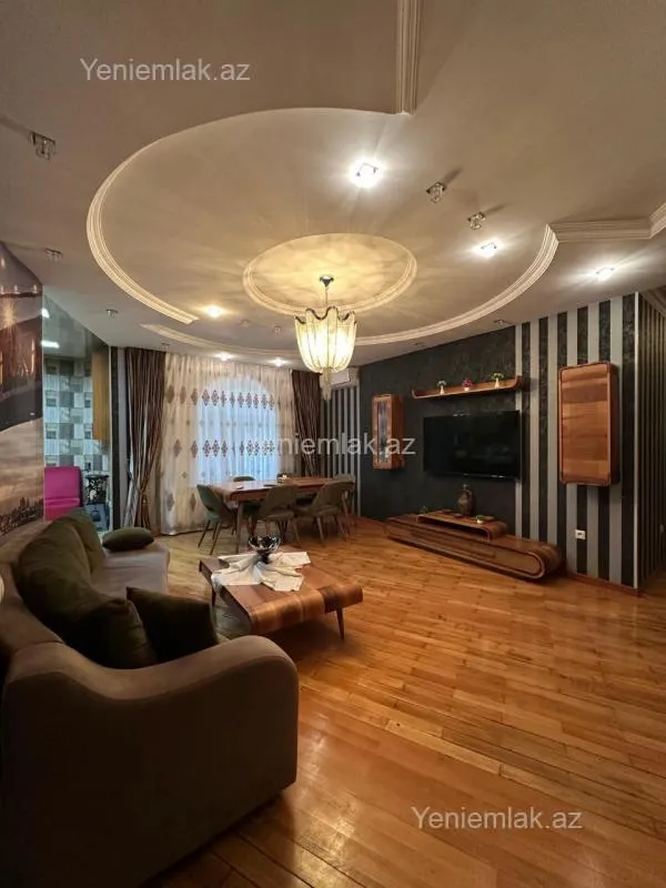 Satılır 3 otaqlı yeni tikili 105 m²