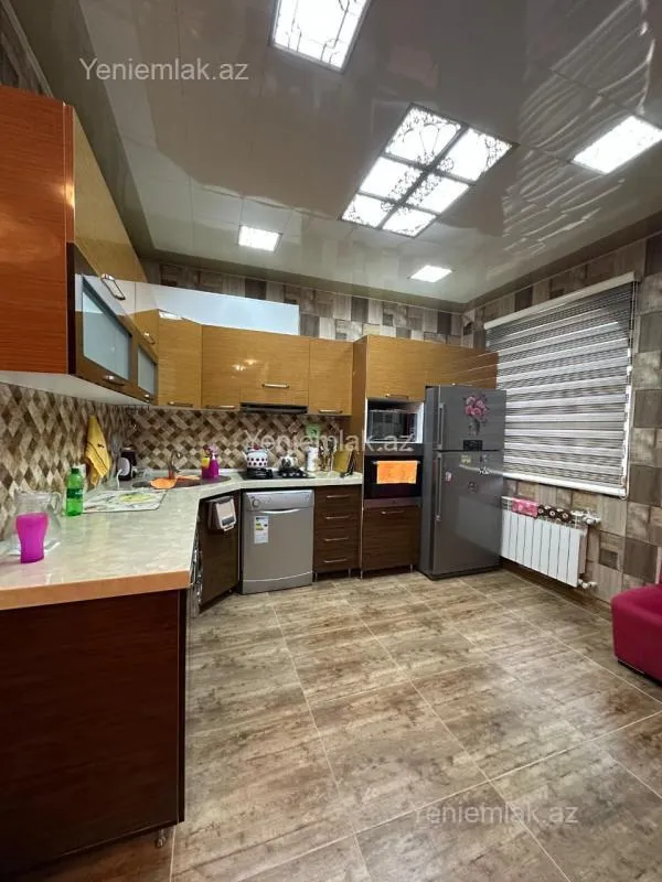 Satılır 3 otaqlı yeni tikili 105 m²