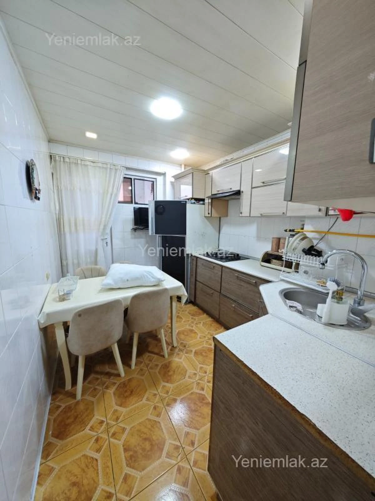 Satılır 3 otaqlı köhnə tikili 86 m²