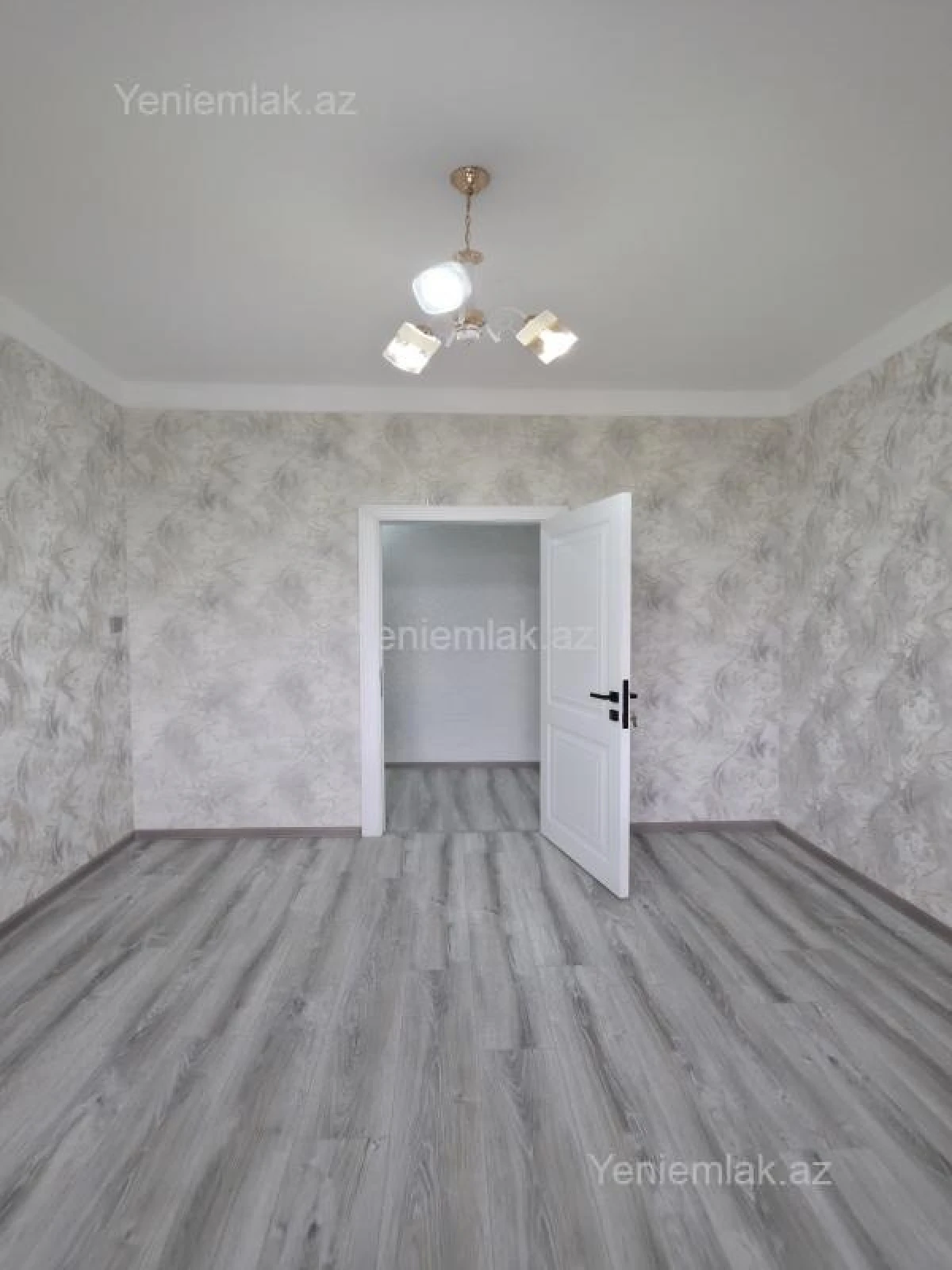 Satılır 2 otaqlı köhnə tikili 65 m²