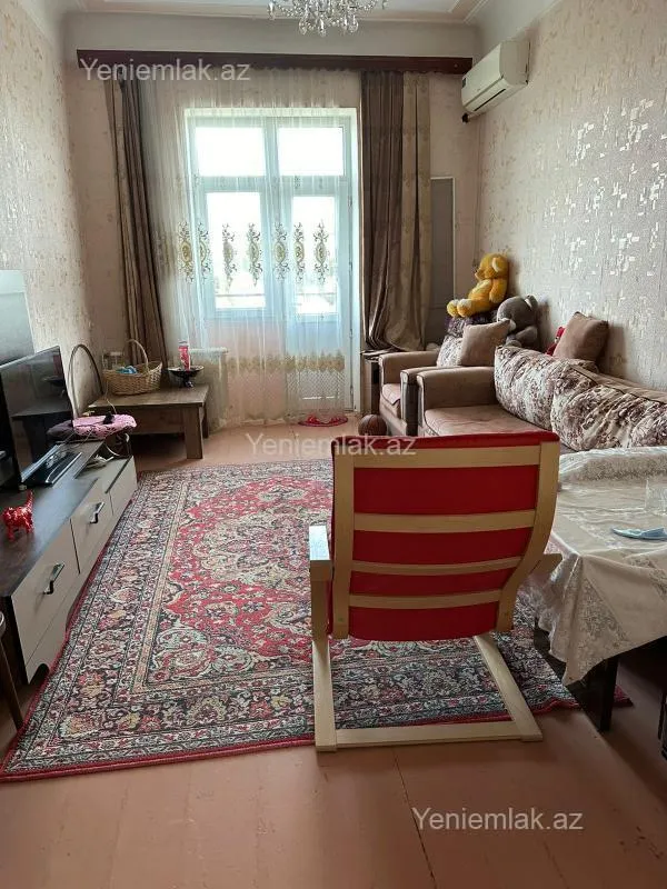 Satılır 3 otaqlı köhnə tikili 80 m²