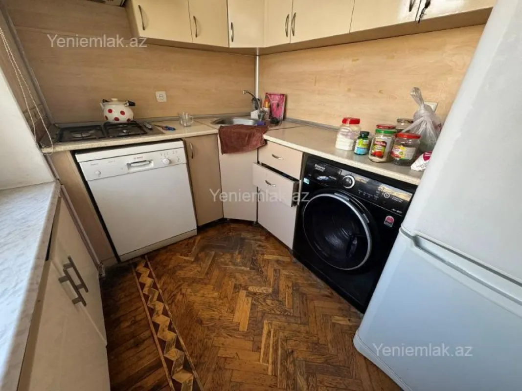 Satılır 3 otaqlı köhnə tikili 70 m²