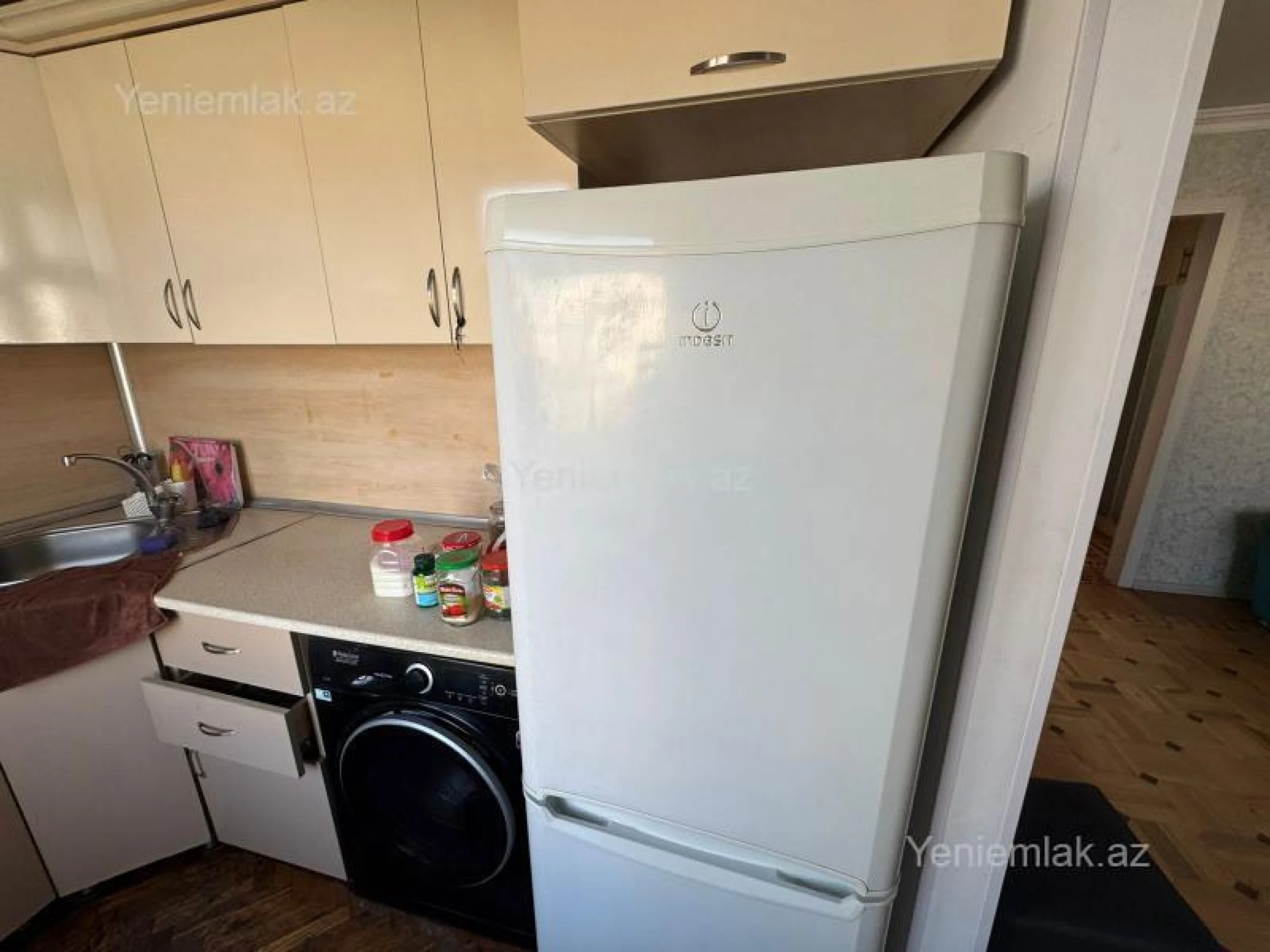 Satılır 3 otaqlı köhnə tikili 70 m²