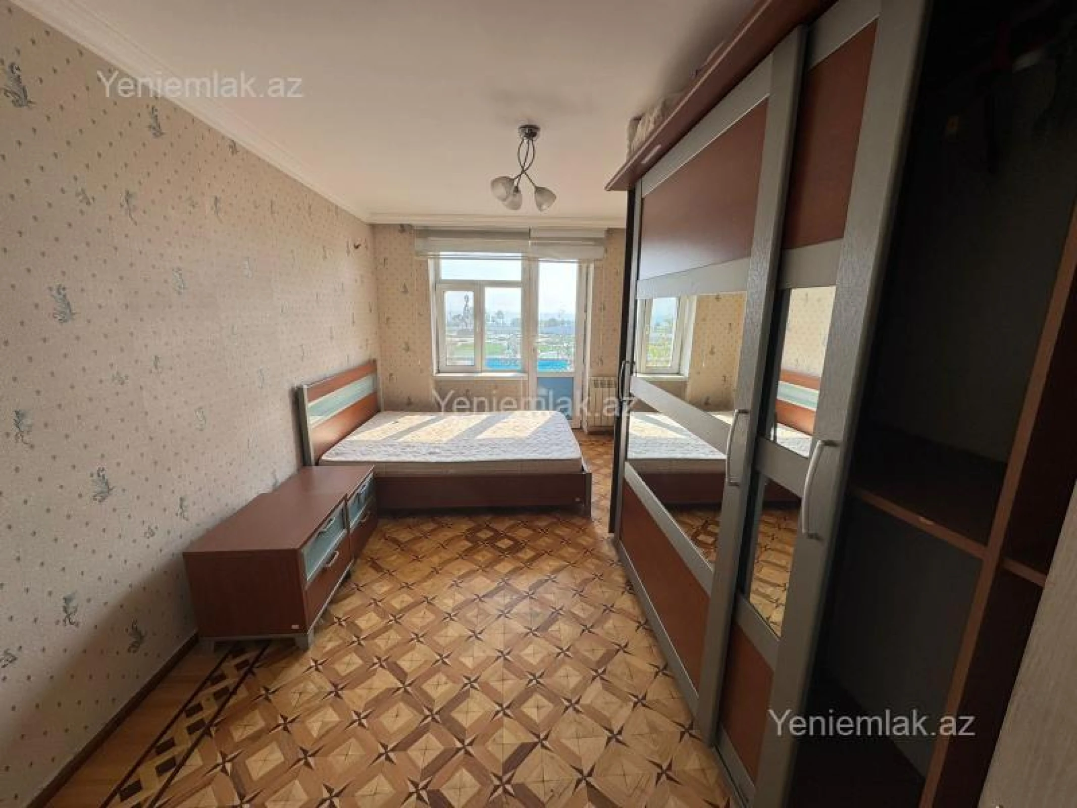 Satılır 3 otaqlı köhnə tikili 70 m²