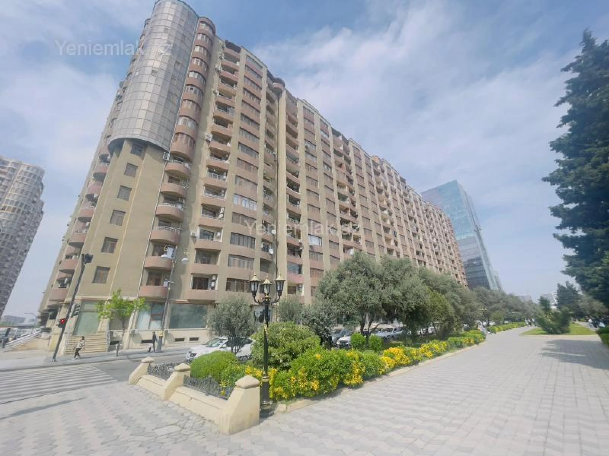 Satılır 3 otaqlı yeni tikili 137 m²