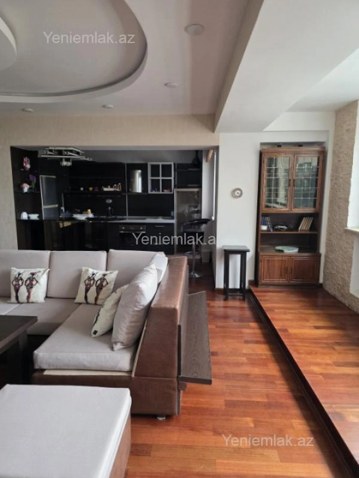 Satılır 3 otaqlı yeni tikili 130 m²