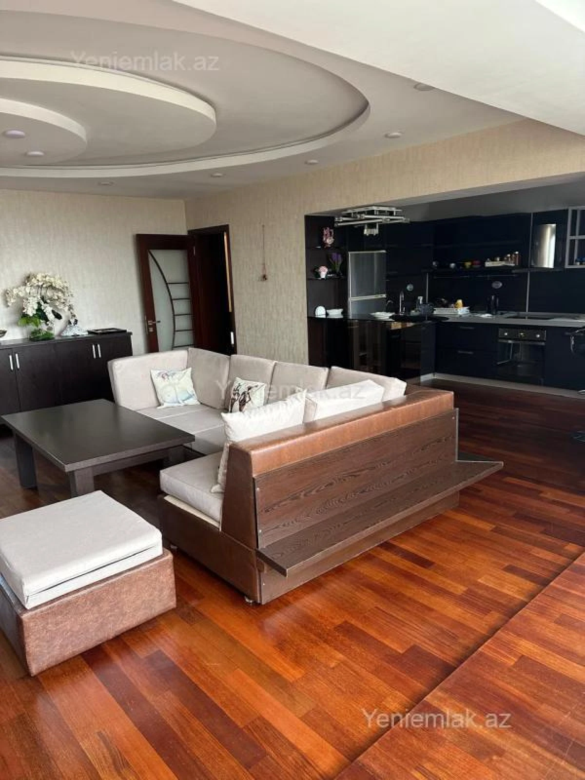 Satılır 3 otaqlı yeni tikili 130 m²