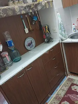 Satılır 1 otaqlı köhnə tikili 36 m²
