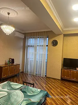 Satılır 3 otaqlı yeni tikili 130 m²