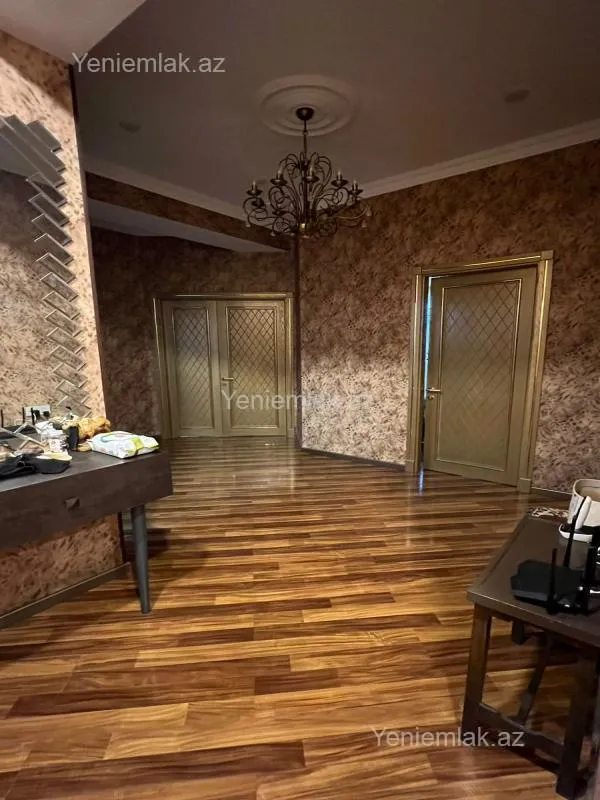 Satılır 3 otaqlı yeni tikili 130 m²