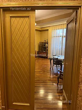 Satılır 3 otaqlı yeni tikili 130 m²