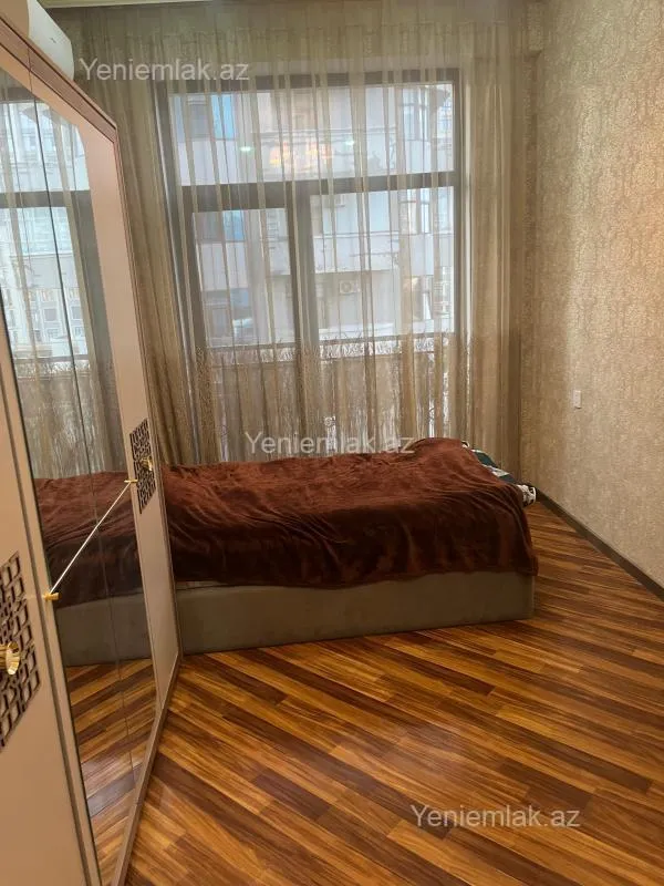 Satılır 3 otaqlı yeni tikili 130 m²
