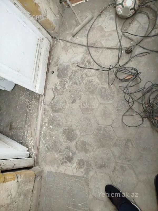 Satılır 1 otaqlı köhnə tikili 24 m²