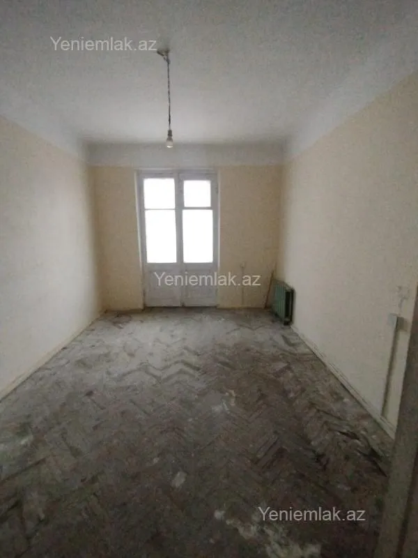Satılır 1 otaqlı köhnə tikili 24 m²