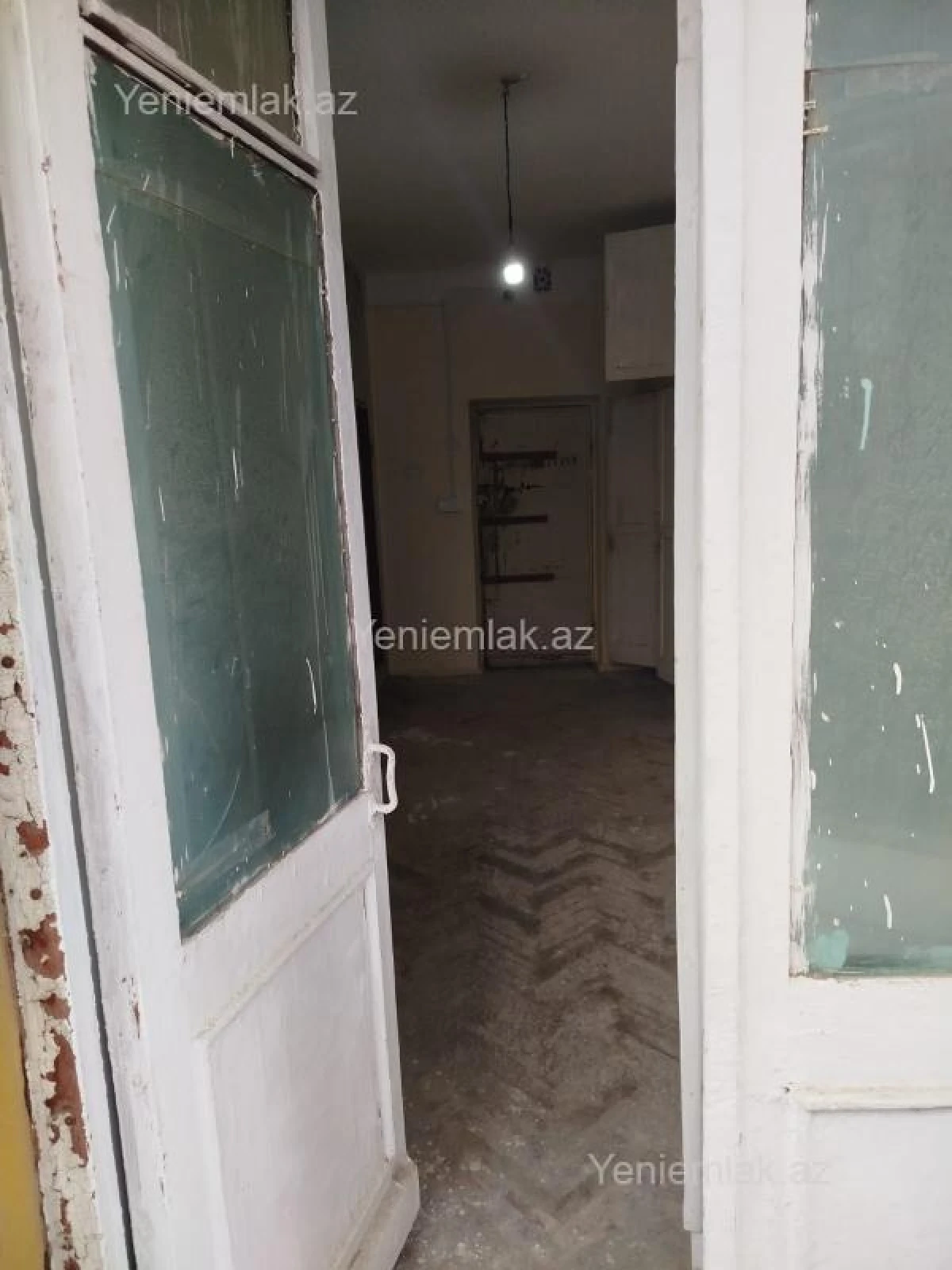 Satılır 1 otaqlı köhnə tikili 24 m²