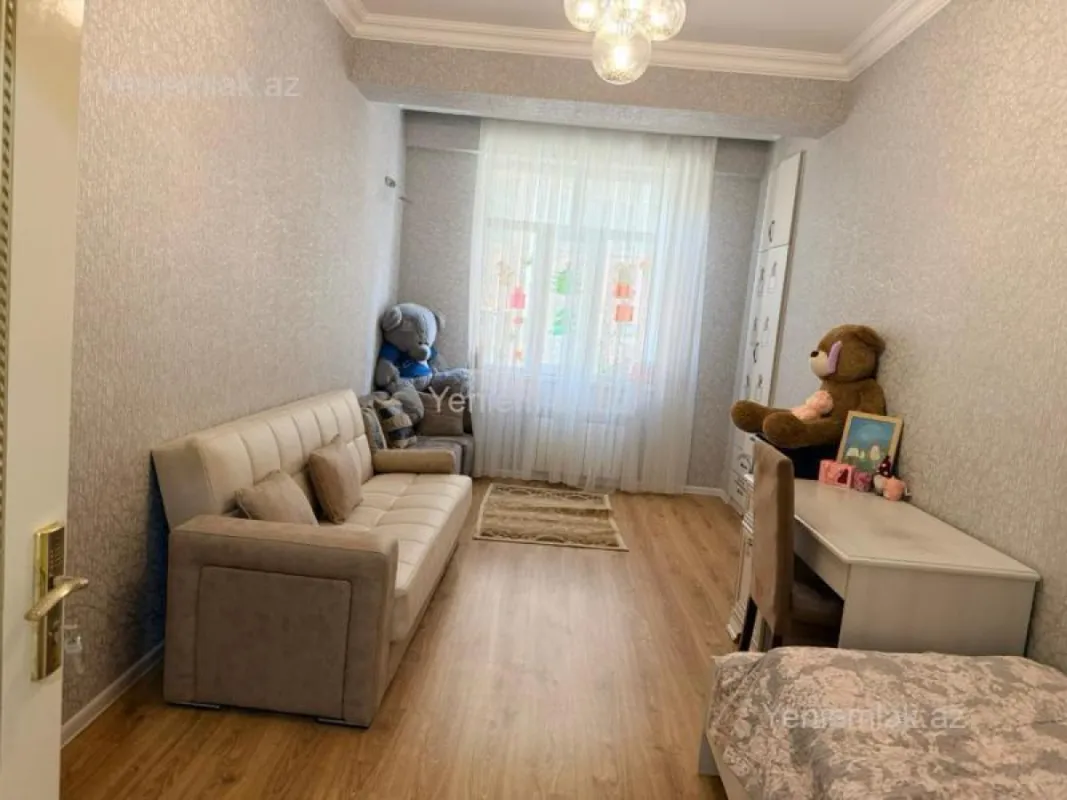 Satılır 3 otaqlı yeni tikili 100 m²