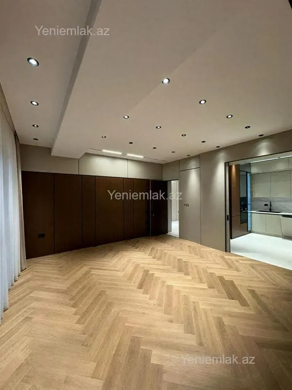 Satılır 3 otaqlı yeni tikili 127 m²