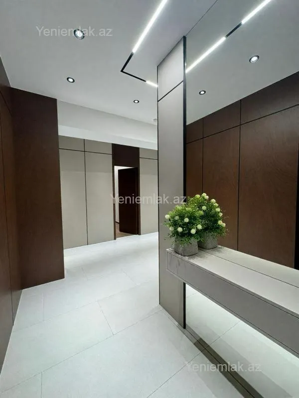 Satılır 3 otaqlı yeni tikili 127 m²