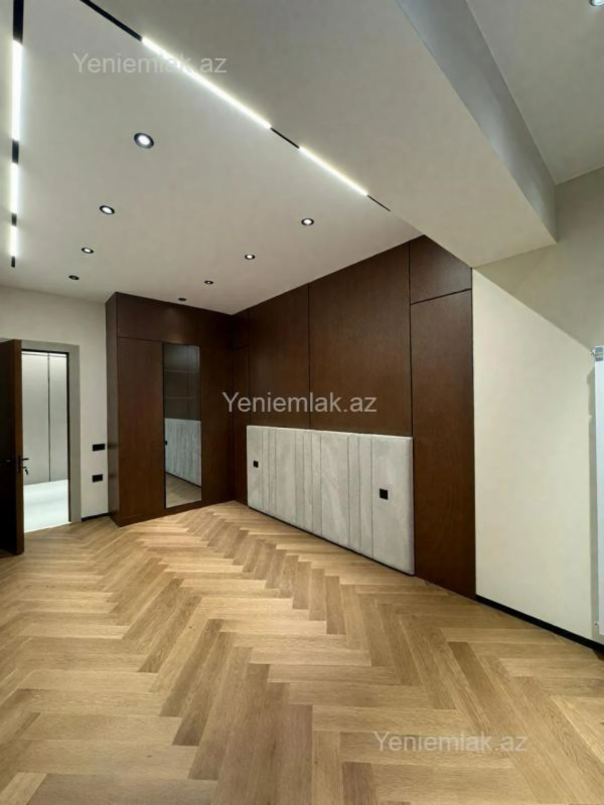 Satılır 3 otaqlı yeni tikili 127 m²