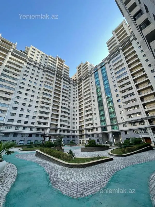 Satılır 3 otaqlı yeni tikili 136 m²