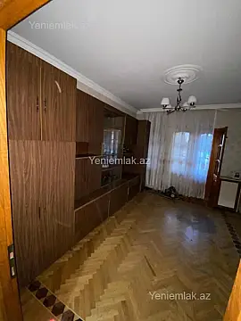 Satılır 4 otaqlı köhnə tikili 110 m²