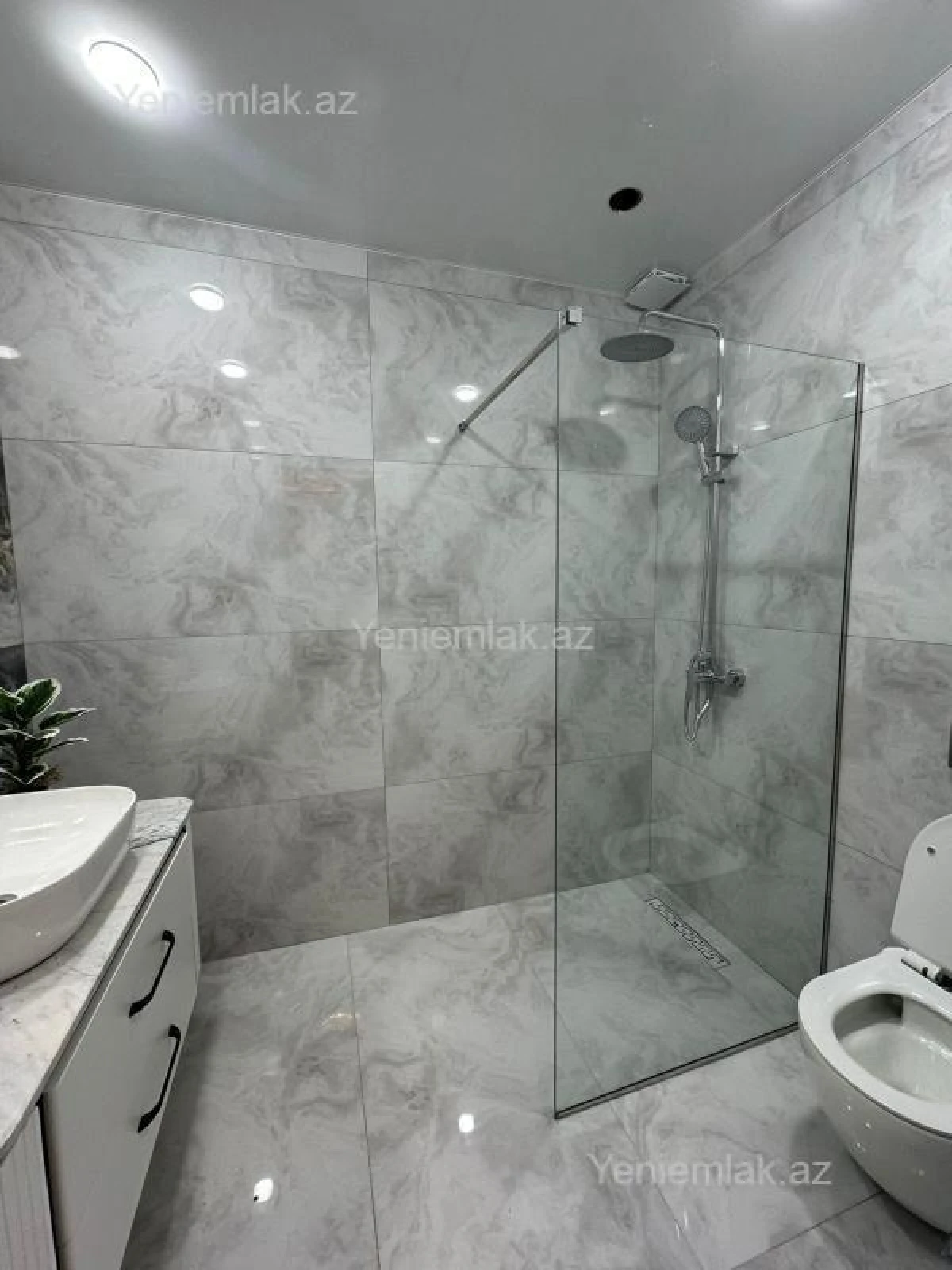 Satılır 2 otaqlı yeni tikili 75 m²