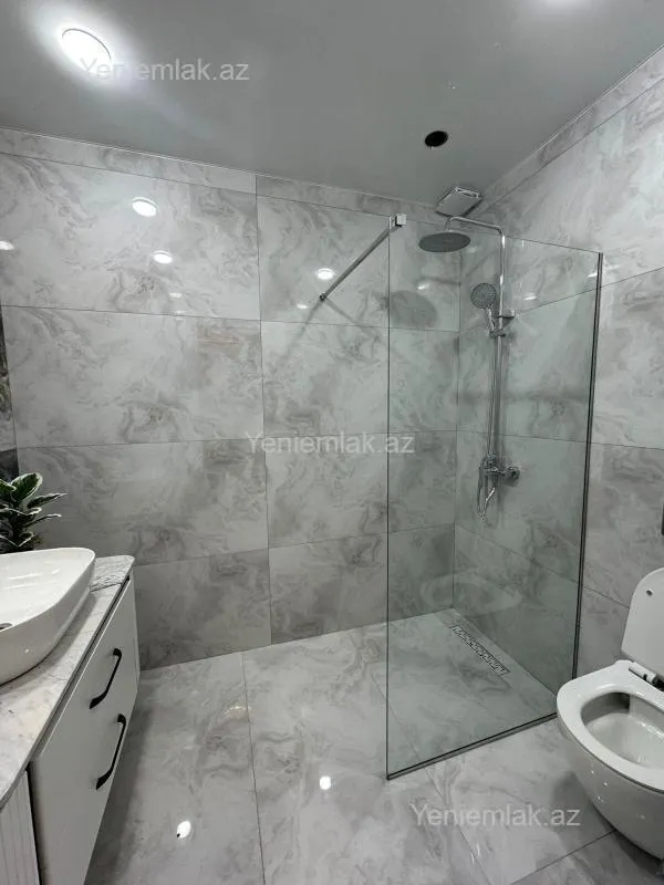 Satılır 2 otaqlı yeni tikili 75 m²