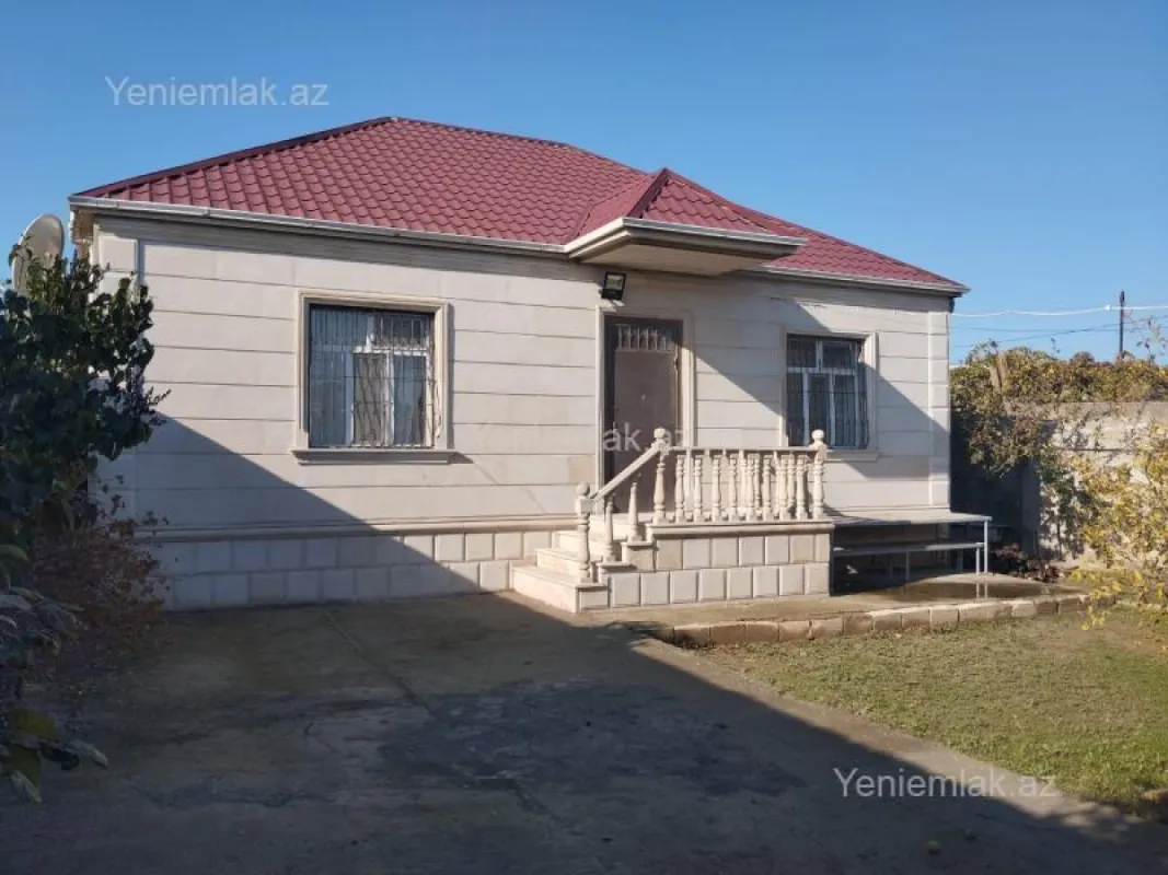 Satılır 3 otaqlı həyət evi 100 m²